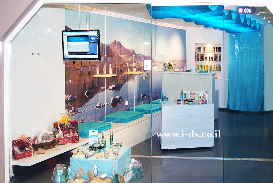 תכנון ועיצוב "חנות קוסמטיקה" של ים המלח.אירנה פטרושקו אדריכלית פנים. עיצוב ותכנון מקומות ציבוריים