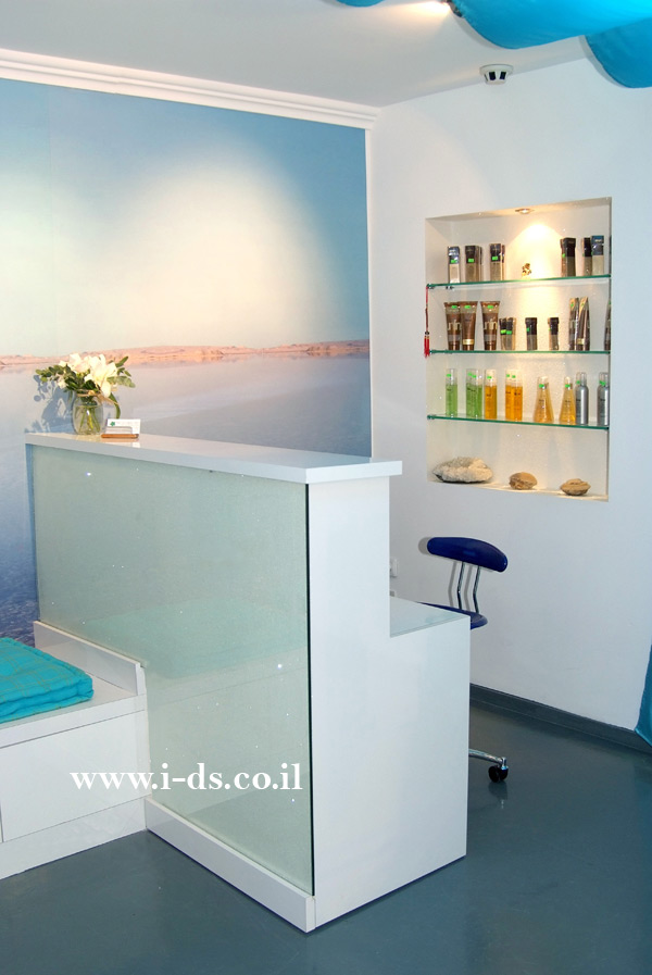 תכנון ועיצוב "חנות קוסמטיקה" של ים המלח.אירנה פטרושקו אדריכלית פנים. עיצוב ותכנון מקומות ציבוריים