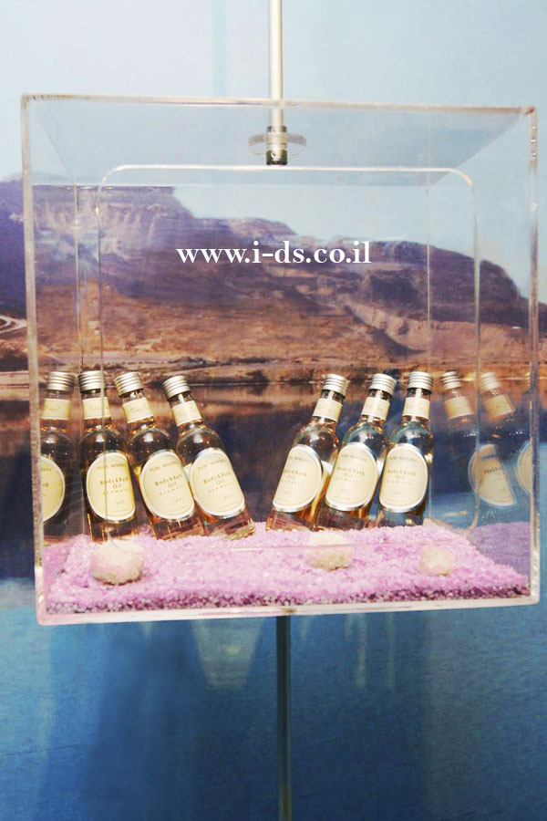 פיתוח רכיבים דקורטיביים -מדף אקסקלוסיבי למוצרים. אירנה פטרושקו אדריכלית פנים. עיצוב ותכנון מקומות ציבוריים