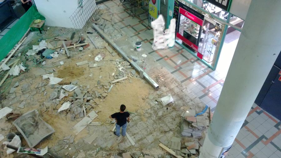 תכנון ועיצוב בית קפה בפתח תקוה. בתהליך בניה.אירנה פטרושקו אדריכלית פנים. עיצוב ותכנון מקומות ציבוריים