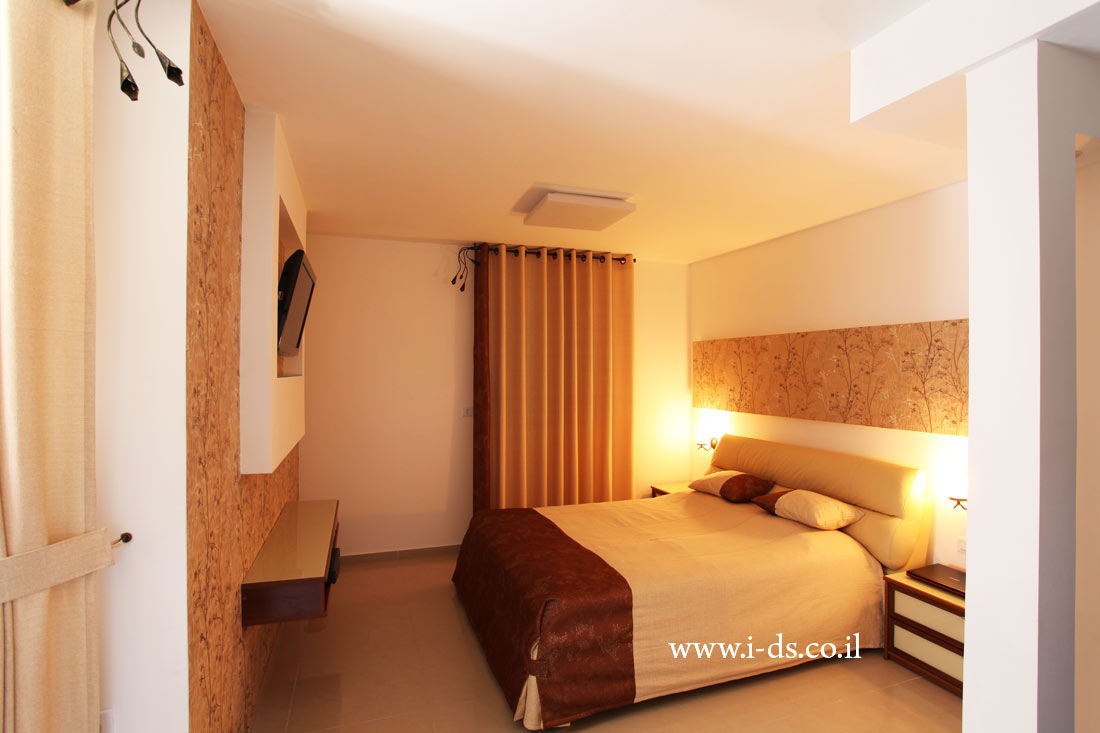 עיצוב חדר שינה בסגנון רומנטי. אדריכלית אירנה פטרושקו עיצוב ותכנון דירות ובתים פרטיים