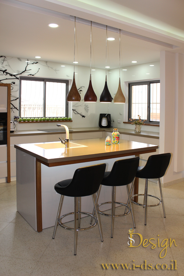 חיפוי קורות -זכוכית מצוירת בהזמנה מיוחדת